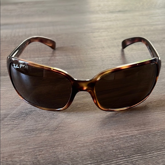polarized ray-ban
